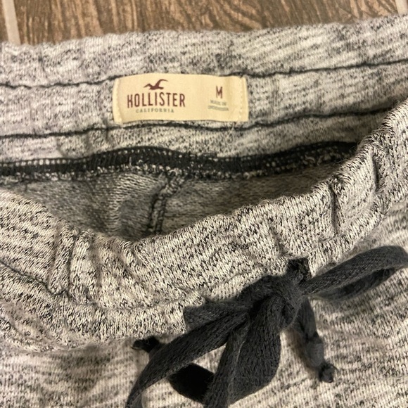Hollister - Cropped Heather Grey Jogger Pants with Zipper pockets - Picture 3 of 7